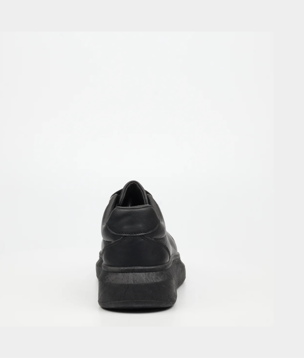 Urbanart Hype 12 Men's Triple-Strap Sneakers – Black