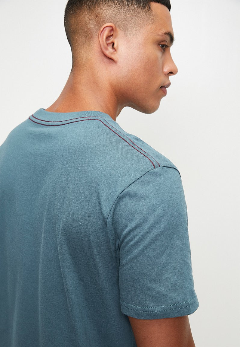 RVCA Duck Blue Logo T-Shirt – Men’s Bold Streetwear Tee