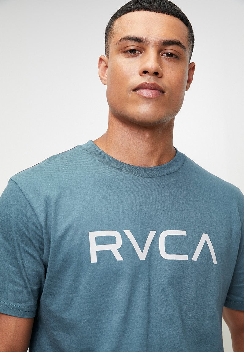 RVCA Duck Blue Logo T-Shirt – Men’s Bold Streetwear Tee